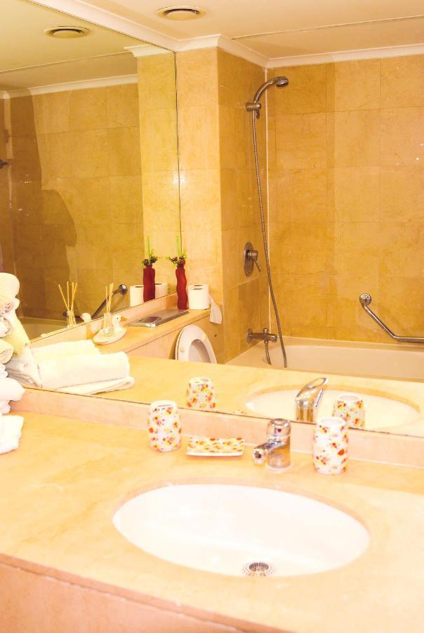 Almog Tower Aparthotel ไฮฟา ภายนอก รูปภาพ